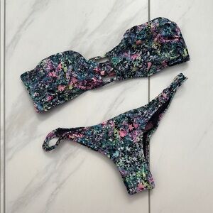 Multicolor Strapless Bikini Set